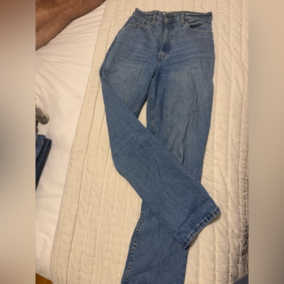 Abercrombie & Fitch Women's Straight Leg Blue Jeans - Picture 1 of 4